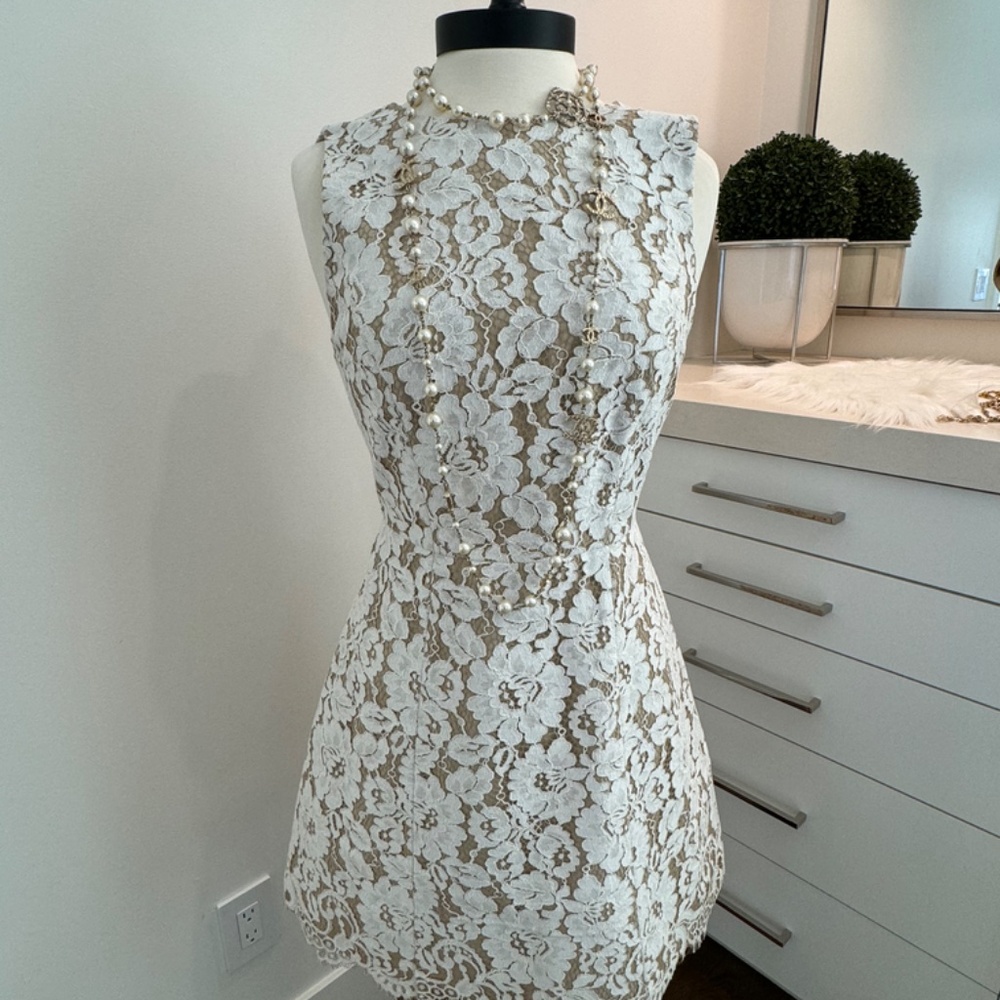 Alice + Olivia Lace Mini Dress - Size 6 - Picture 8 of 8